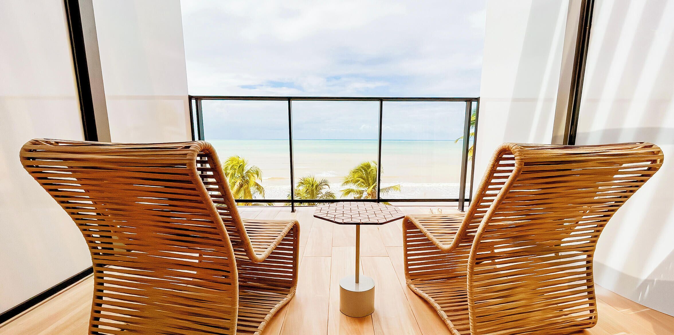 Luxury Apartment, 1 Queen Bed | Beach/ocean view