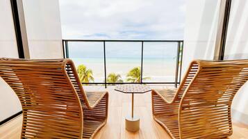 Luxury Apartment, 1 Queen Bed | Beach/ocean view