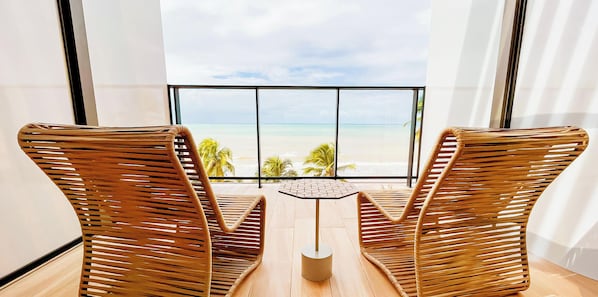 Luxury Apartment, 1 Queen Bed | Beach/ocean view