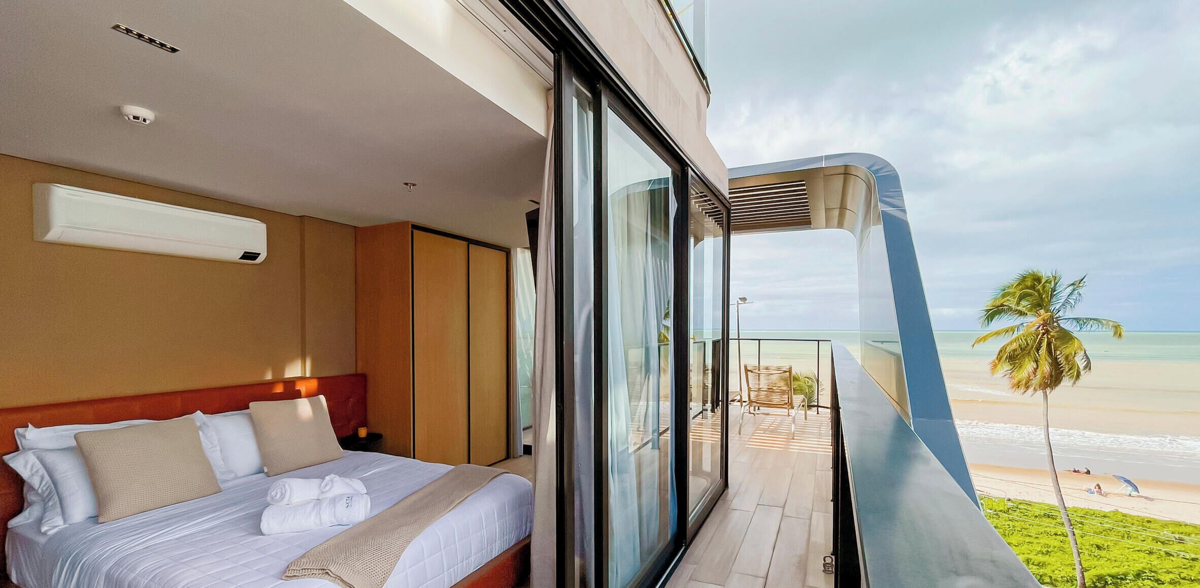 Deluxe Apartment, 1 Queen Bed | Beach/ocean view
