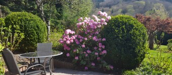 Holiday Home 'Häusle' with Panoramic View, Private Terrace, Covered Balcony & Wi-Fi