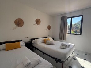 2 bedrooms, WiFi, bed sheets