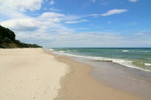 Una playa cerca