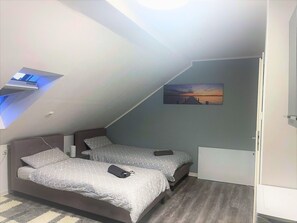 Iron/ironing board