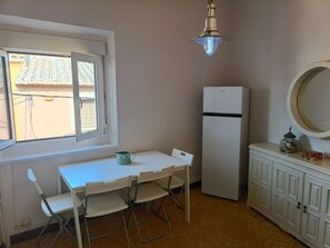 Apartment | Dining