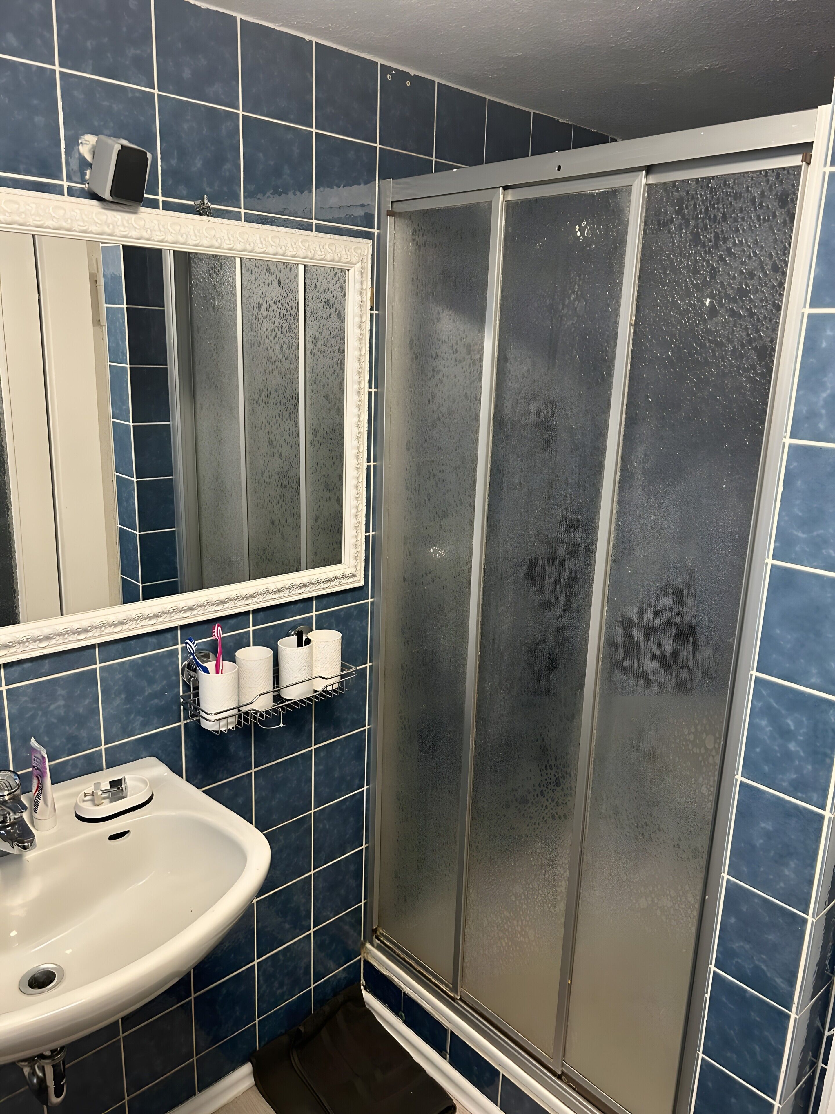 Shower, towels