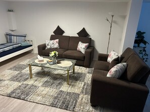 TV - Apartment 'Princesa' with Shared Garden and Wi-Fi (Geilenkirchen)