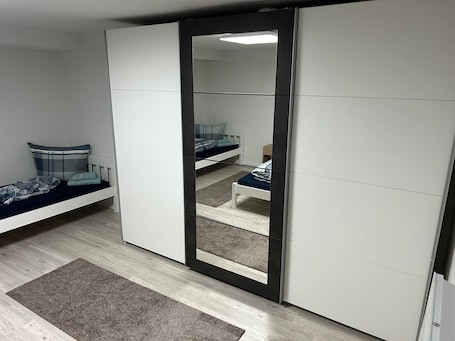 1 bedroom, iron/ironing board, WiFi, bed sheets. Apartment 'Princesa' with Shared Garden and Wi-Fi