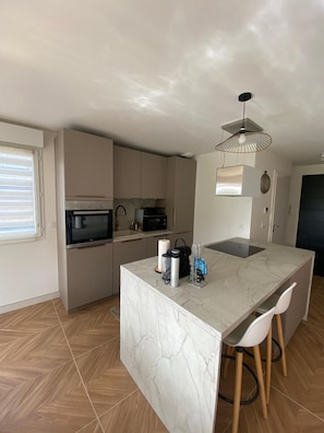 Microwave, oven, dishwasher