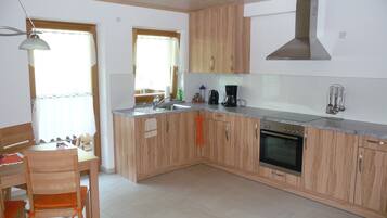 Refrigerador, horno, parrilla de estufa y lavavajillas