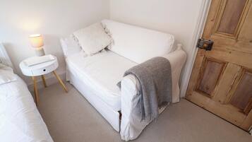 4 bedrooms, individually decorated, individually furnished, free WiFi