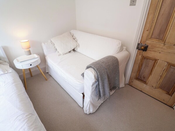 4 bedrooms, individually decorated, individually furnished, free WiFi