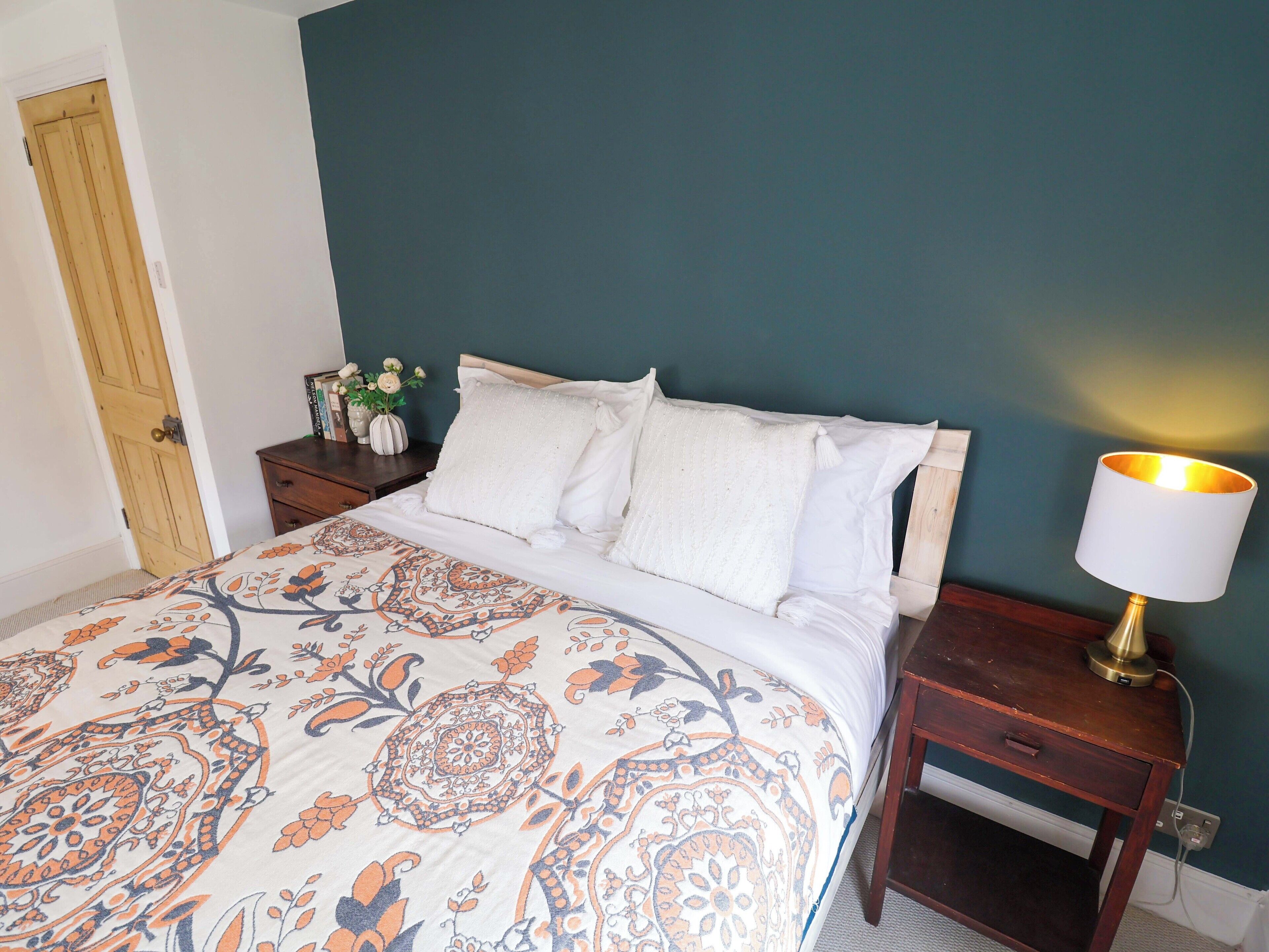 4 habitaciones, decoración personalizada y muebles diferentes 