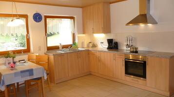 Kühlschrank, Ofen, Herdplatte, Geschirrspüler