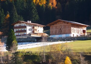 Exterior - Apartment 'Pirchahof Wasserfall' with Mountain View, Shared Terrace and Wi-Fi (Martello)
