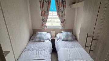 Ferros/tábuas de passar roupa, Wi-Fi de cortesia, roupa de cama