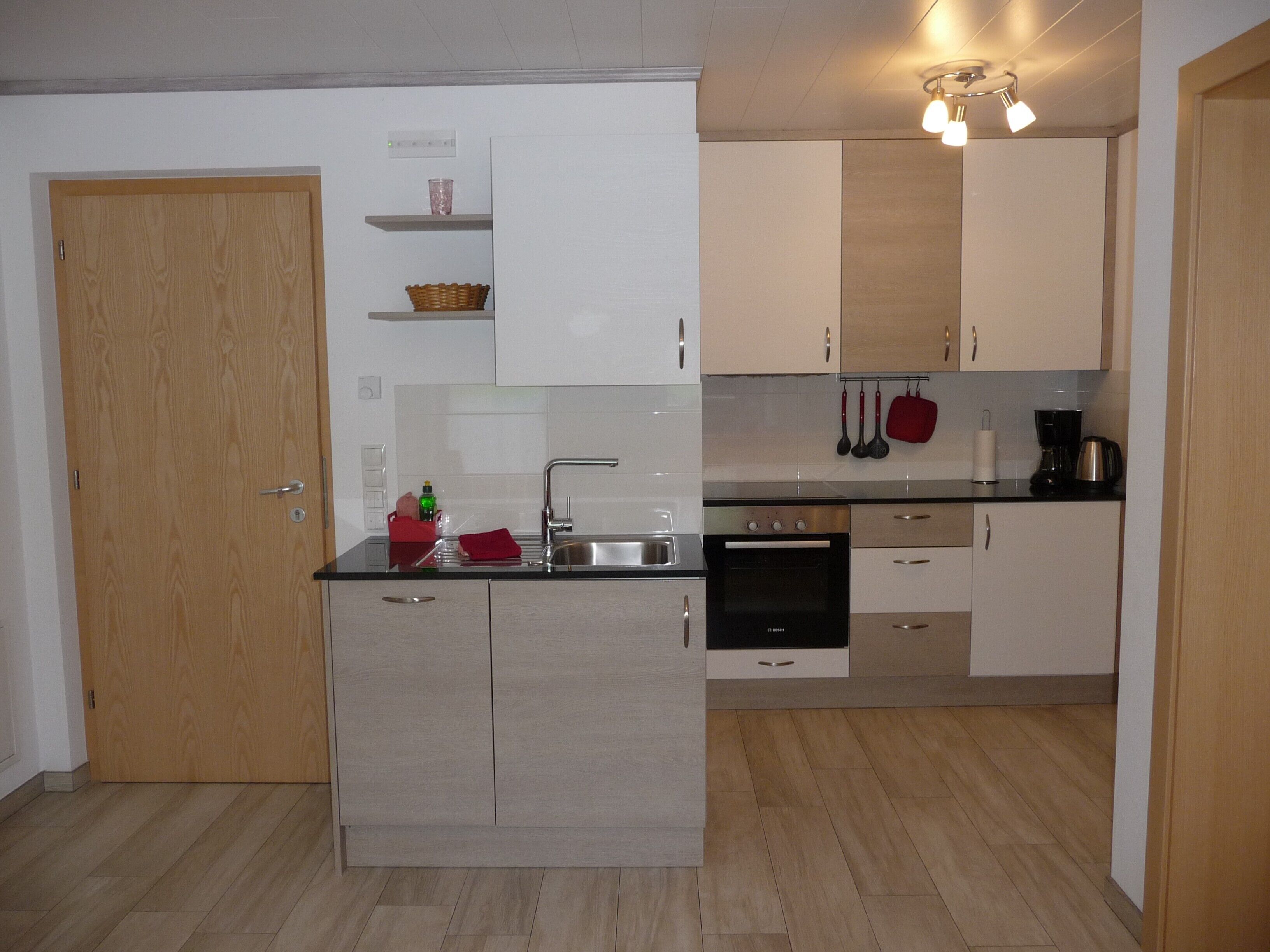 Geladeira, fogão, cooktop, lava-louças