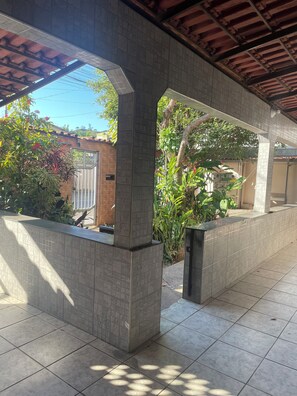 Terrace/patio - Cozy, spacious, with a hot tub and air conditioning (Bethania Ipatinga)