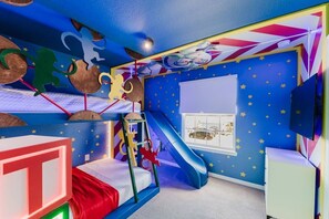 7 bedrooms, iron/ironing board, travel cot, free WiFi