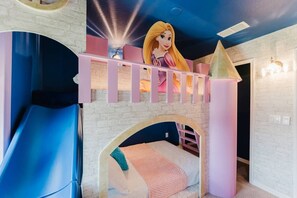 5 Schlafzimmer, Bügeleisen/Bügelbrett, Internetzugang, Bettwäsche