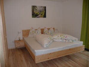 2 bedrooms, WiFi, bed sheets