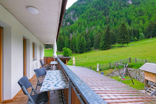 Apartment 'Pirchahof Waldruhe' mit Bergblick, gemeinsamer Terrasse und WLAN