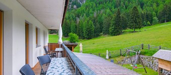 Apartment 'Pirchahof Waldruhe' with Mountain View, Shared Terrace and Wi-Fi