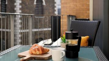 Exclusive Studio, Balcony, City View | Terrace/patio