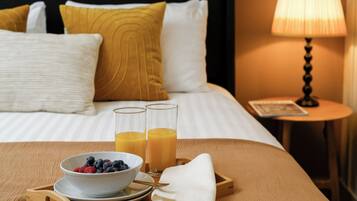 Superior Apartment, Balcony, City View | In-room safe, iron/ironing board
