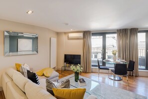 Superior Apartment, Balcony, City View | Living area