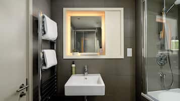 Appartement Penthouse luxueux, balcon, vue sur la ville | Salle de bain