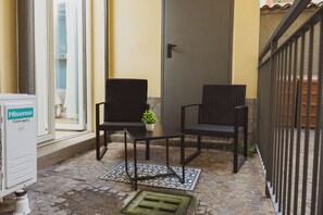 Comfort Double Room, Courtyard View | Terrace/patio - HOUSE OF DESIGN CASATI (Milano)