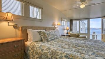 Double Room, 1 King Bed, Sea View (The Angelique) | Iron/ironing board, free WiFi, bed sheets
