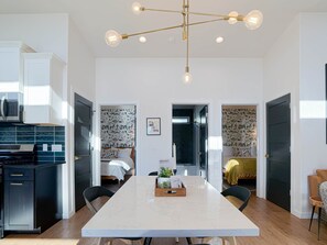 2 bedrooms, iron/ironing board, WiFi, bed sheets - Fire Pit Under the Stars |The Wayfarer Bungalow (Sheridan)