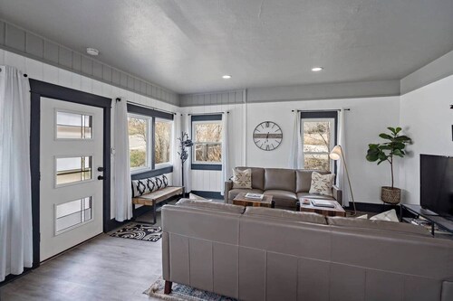 Quiet Spot w/ Fenced Yard |The Stardust Bungalow