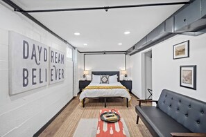 Iron/ironing board, travel cot, WiFi, bed sheets