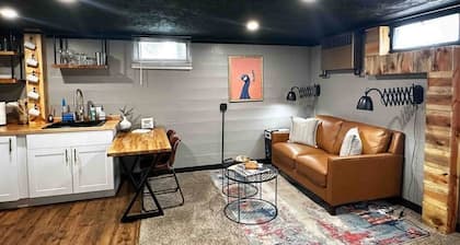 Cozy Basement w/King Bed |The Yonder Suite