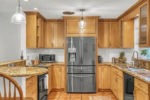 Refrigerador, microondas, horno, placa de cocina