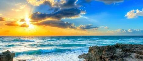 Nära stranden och strandhanddukar