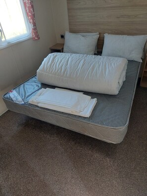 Iron/ironing board, free WiFi
