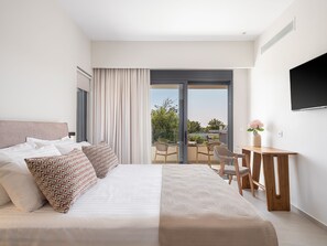 4 bedrooms, iron/ironing board, travel crib, free WiFi