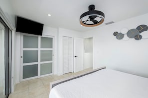2 quartos, ferros/tábuas de passar roupa, Wi-Fi, roupa de cama