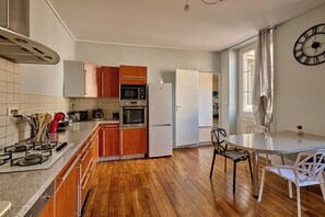 Microwave, oven, stovetop, dishwasher