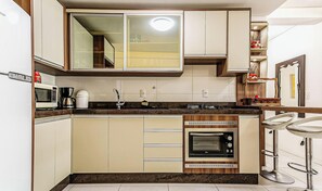 Appartement de base | Cuisine privée | Vaisselle et ustensiles