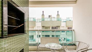 Basic Apartment | Terrace/patio