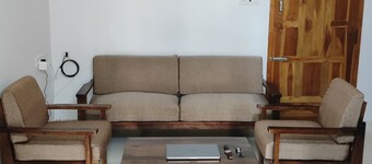 White Pearl Homestay - Fully Furnished Private Room