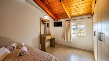 In-room safe, blackout curtains, soundproofing, iron/ironing board