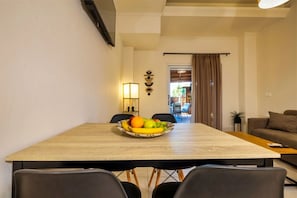 Comfort Apartment, City View | Private kitchen
