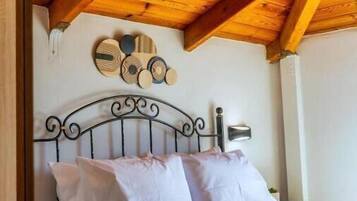 Classic-huoneisto, parveke | Tallelokero huoneessa, pimennysverhot, äänieristys, silitysrauta/-lauta