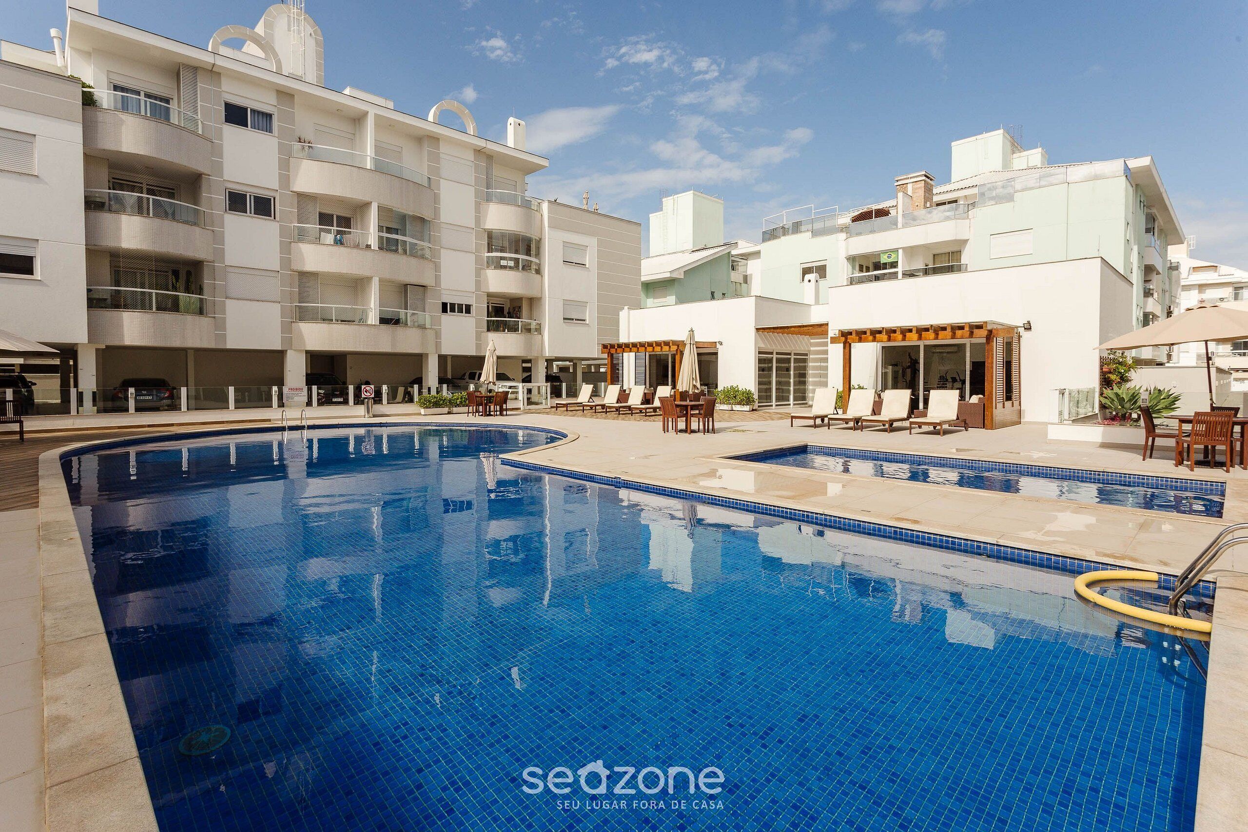 Departamento básico | Alberca | Alberca al aire libre 